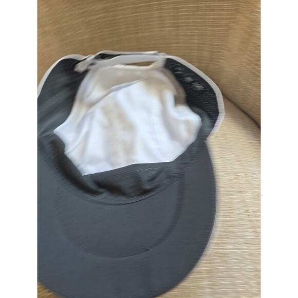 NIKE AEROBILL TAILWIND DRI FIT REFLECTIVE RUNNING HAT WHITE NEW- L/XL- Flycap - Picture 5 of 8